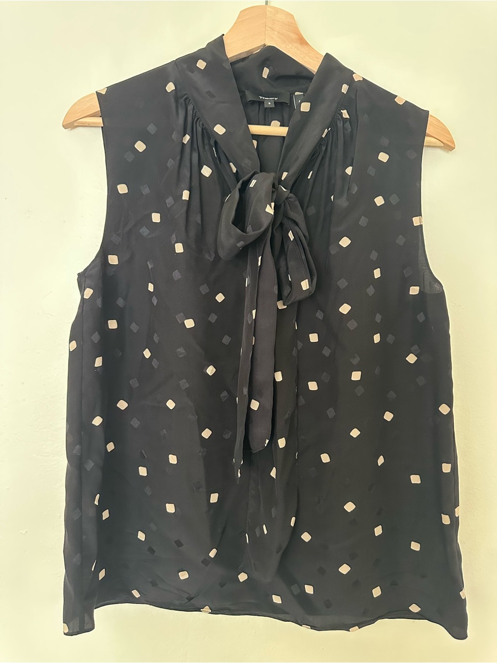 Theory Black Sleeveless Tie-Neck Blouse with Cream Geo Print